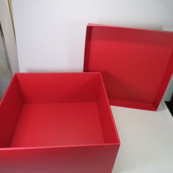 Extra Large (2) Red envelope brand + (3) smaller Red Gift Boxes - Picture 2 of 16